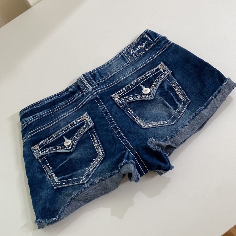 Amethyst Jeans Dark Blue Denim Women’s Shorts size 7 with Rhinestone’s.